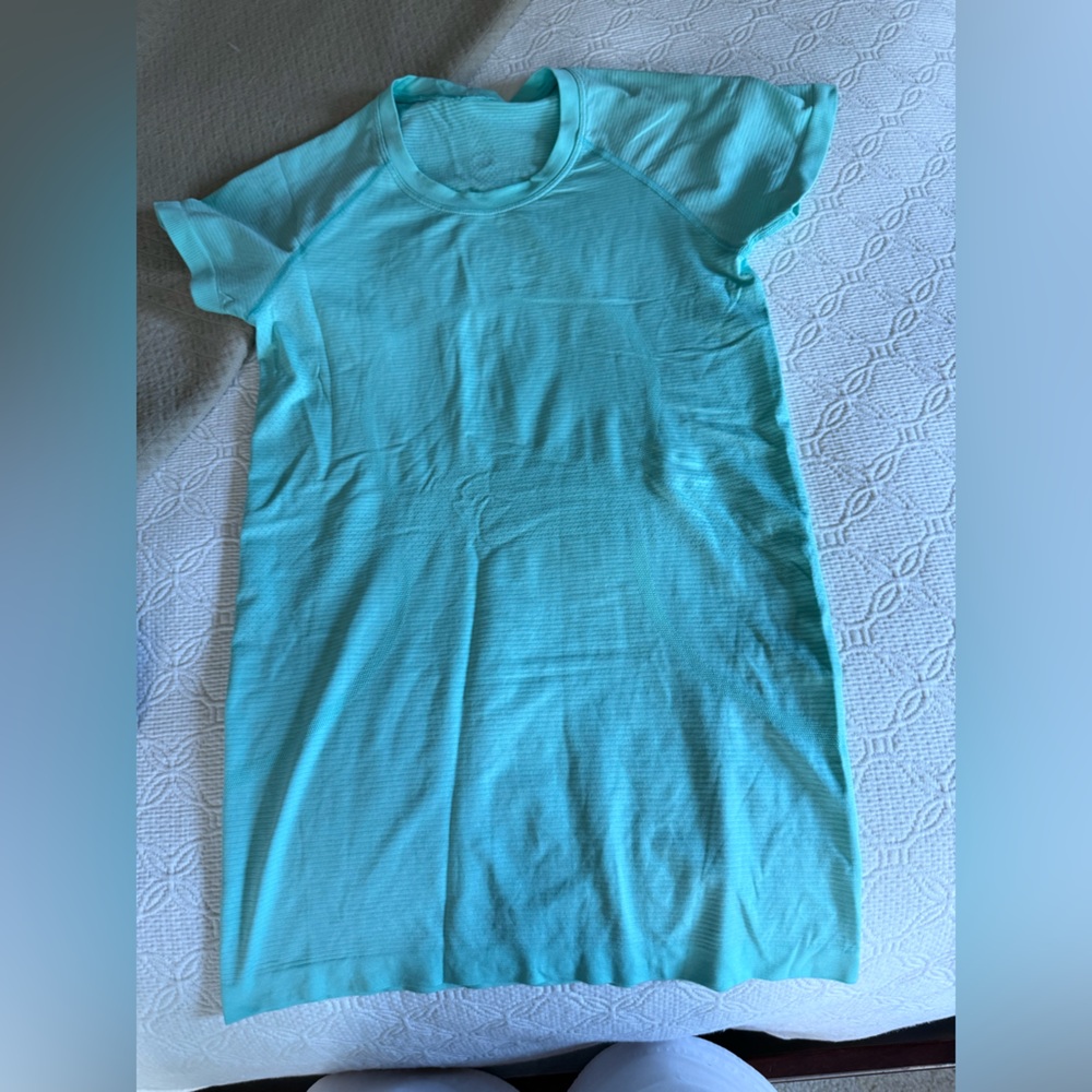 Women’s Lululemon swiftly tech 2.0 short sleeve wild mint size 6